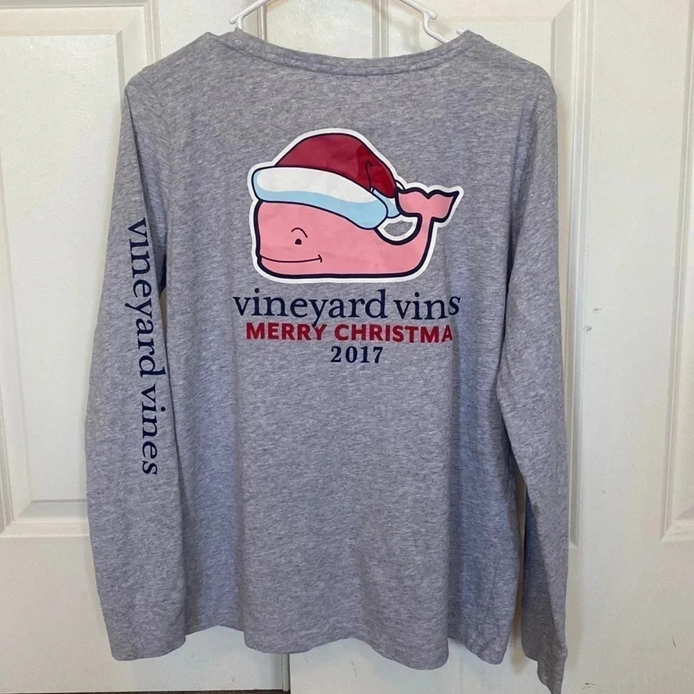 Vineyard Vines Santa whale tee shirt size medium grat crewneck 2017 Christmas